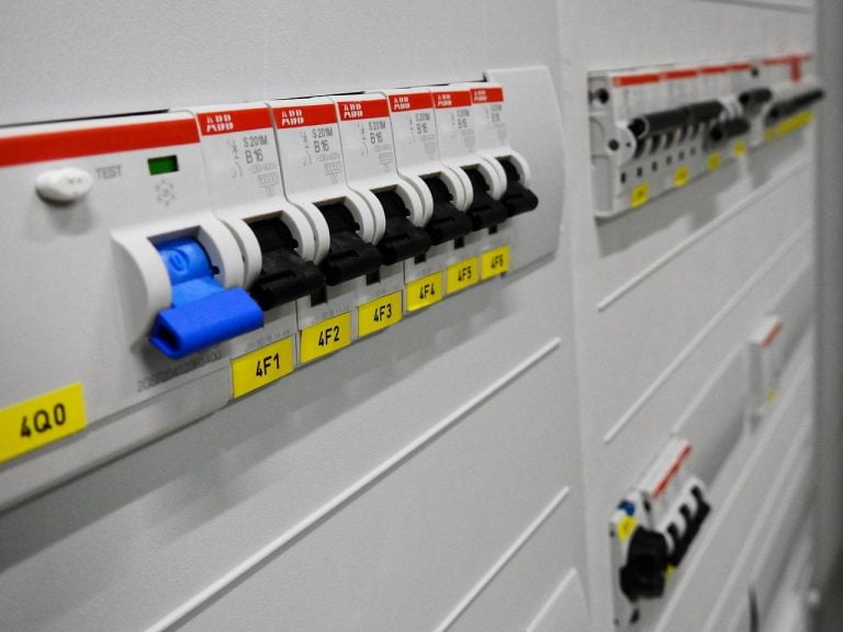 Elektricien Zutphen met 24/7 Spoeddiensten bij kortsluiting of stroomstoringen